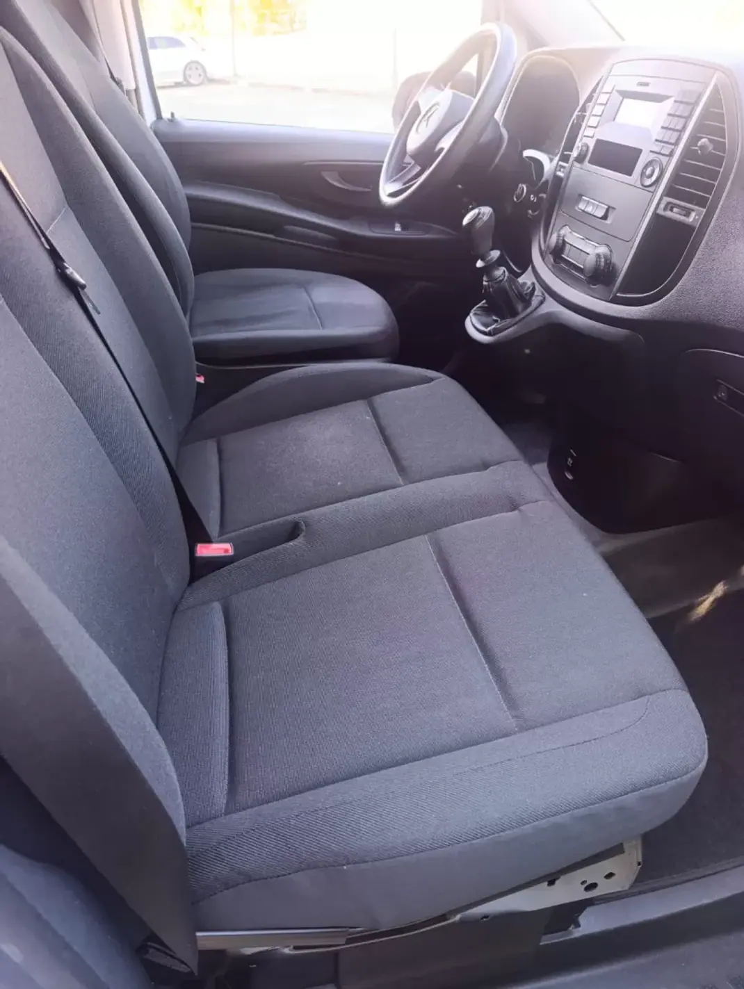 Mercedes-Benz 2017 - 18500 EUR, 74796 km - AUTO.MOTO.pt - 74796km - foto 11 de 17