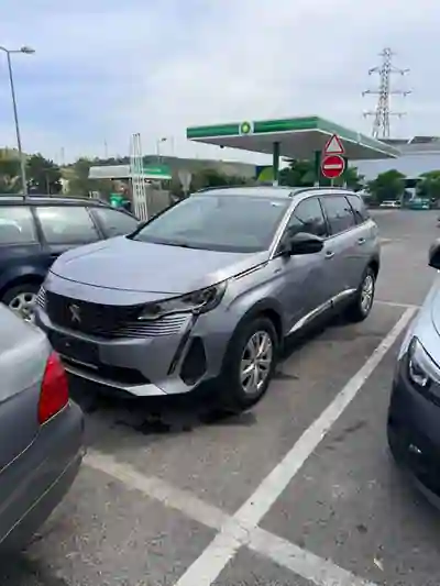 Peugeot 5008 2023 - 19500 EUR, 185000 km - AUTO.MOTO.pt - 185000km - foto 4 de 6