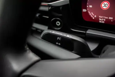 Porsche Macan 2025 - 83990 EUR, 15400 km - AUTO.MOTO.pt - 15400km - foto 19 de 49