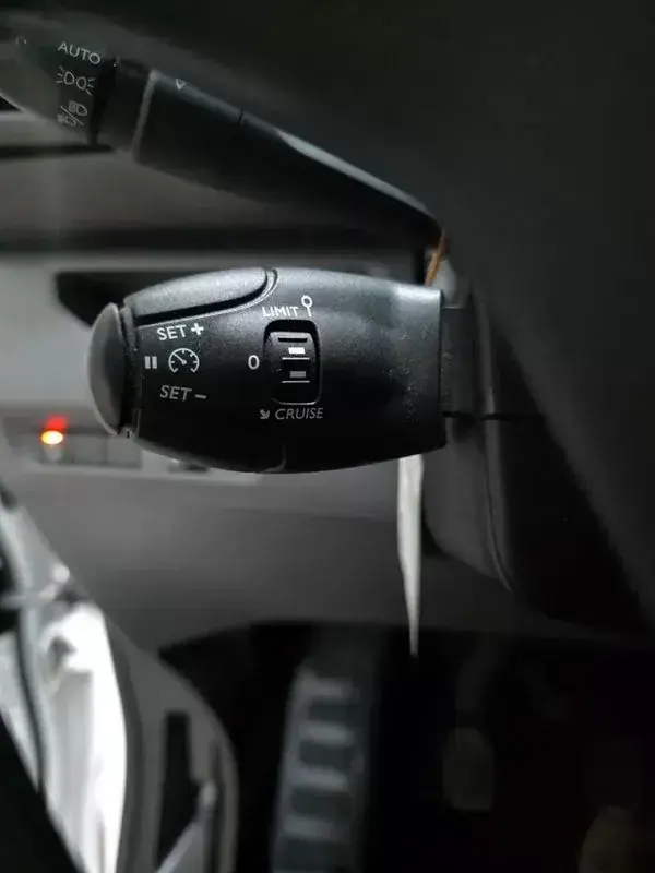 Toyota PROACE 2.0 D-4D Cool 6 Lug. 2022 - 22980 EUR, 41707 km - AUTO.MOTO.pt - 41707km - foto 5 de 17