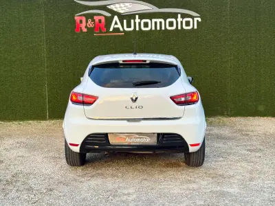 Renault Clio 2018 - 12500 EUR, 138000 km - AUTO.MOTO.pt - 138000km - foto 7 de 26