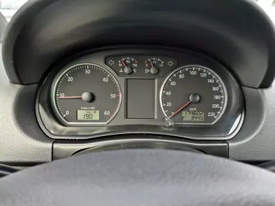 Volkswagen Polo 2009 - 6600 EUR, 174602 km - AUTO.MOTO.pt - 174602km - foto 4 de 24