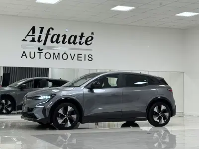 Renault Mégane E-Tech 2022 - 23890 EUR, 69000 km - AUTO.MOTO.pt - 69000km - foto 3 de 28