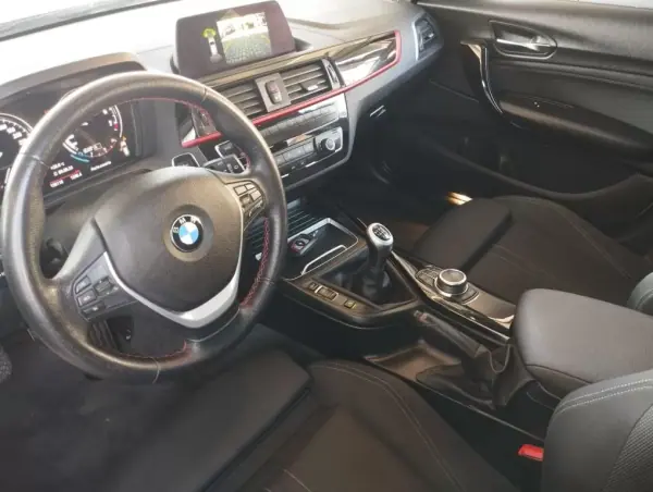 BMW 116 2018 - 16990 EUR, 136000 km - AUTO.MOTO.pt - 136000km - foto 11 de 19