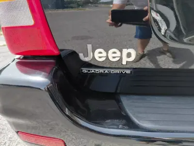 Jeep Grand Cherokee 2000 - 6490 EUR, 221450 km - AUTO.MOTO.pt - 221450km - foto 8 de 39