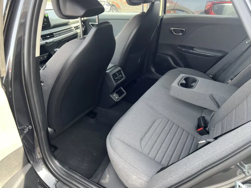 Kia Besta 2026 - 26990 EUR, 200 km - AUTO.MOTO.pt - 200km - foto 8 de 20