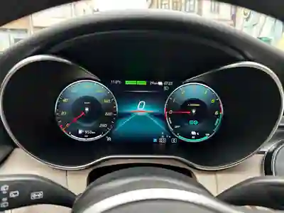 Mercedes-Benz C 300 2019 — foto 4 de 5