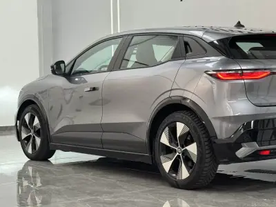 Renault Mégane E-Tech 2022 - 23890 EUR, 71000 km - AUTO.MOTO.pt - 71000km - foto 3 de 6