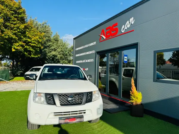 Nissan Navara 2012 - 21500 EUR, 140000 km - AUTO.MOTO.pt - 140000km - foto 4 de 19