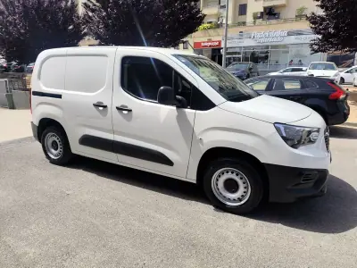 Opel COMBO 2019 - 11980 EUR, 162000 km - AUTO.MOTO.pt - 162000km - foto 9 de 21