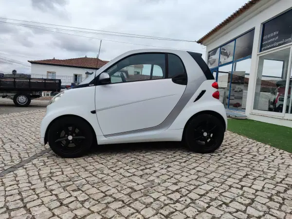 Smart ForTwo Coupé 2011 - 6900 EUR, 115000 km - 115000km - foto 4 de 23