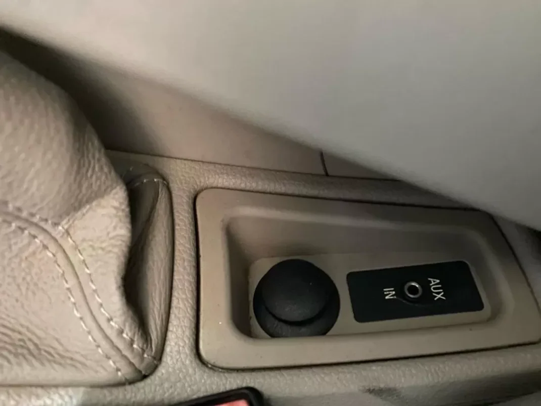 BMW 120 2008 - 12800 EUR, 174000 km - AUTO.MOTO.pt - 174000km - foto 22 de 23