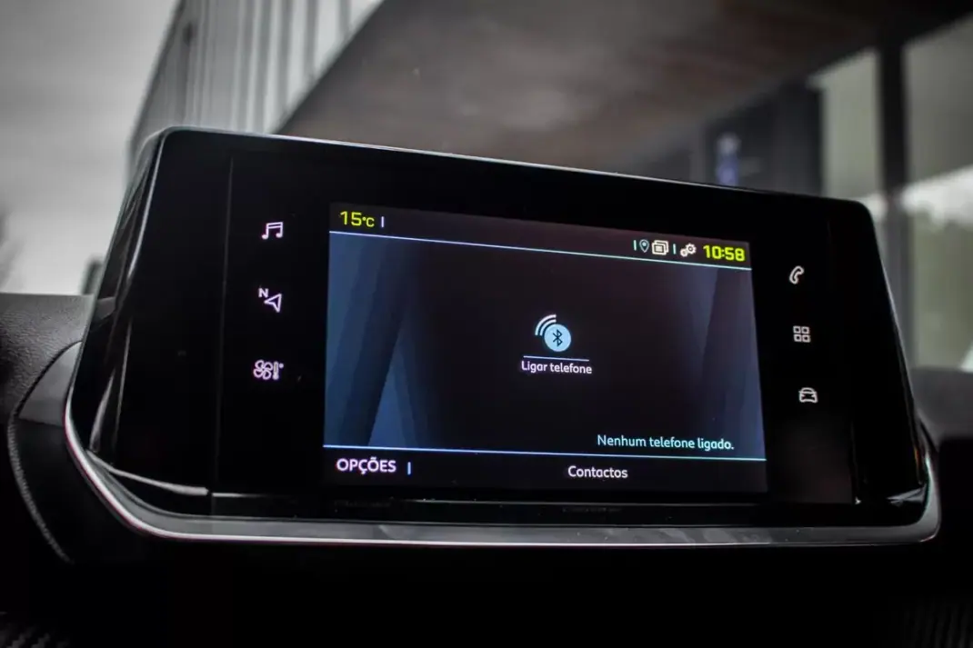 Peugeot e-2008 2021 - 20850 EUR, 60050 km - AUTO.MOTO.pt - 60050km - foto 41 de 44