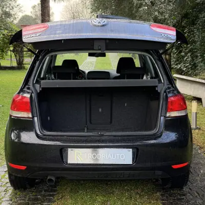 Volkswagen Golf Plus 2009 - 7990 EUR, 333000 km - AUTO.MOTO.pt - 333000km - foto 10 de 19