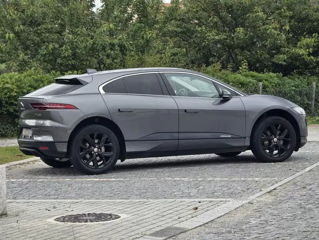 Jaguar I-Pace 2020 - 25999 EUR, 93000 km - AUTO.MOTO.pt - 93000km - foto 9 de 28