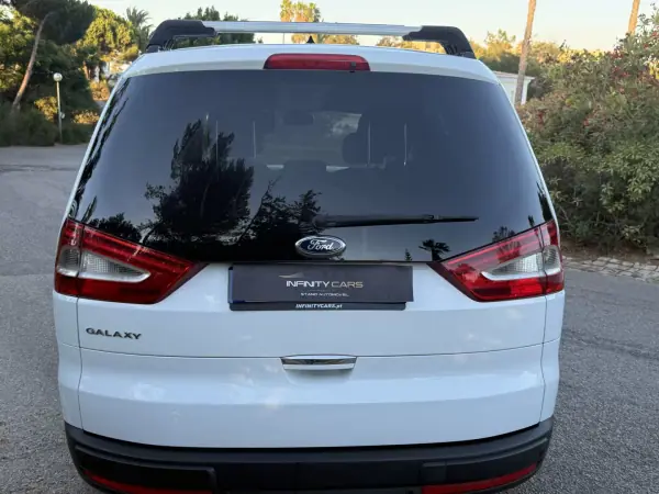 Ford Galaxy 2013 - 12699 EUR, 160000 km - AUTO.MOTO.pt - 160000km - foto 6 de 9