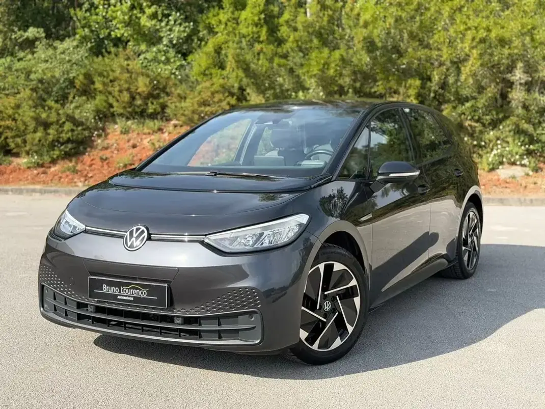 Volkswagen ID.3 2020 - 15900 EUR, 167800 km - AUTO.MOTO.pt - 167800km - foto 2 de 23