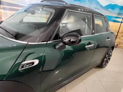 MINI 5 Portas 2017 - 15490 EUR, 76000 km - AUTO.MOTO.pt - 76000km - foto 7 de 27