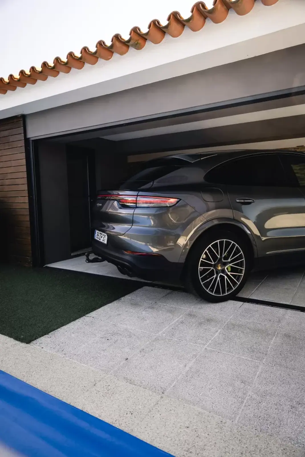 Porsche Cayenne Coupé 2019 - 62900 EUR, 253000 km - AUTO.MOTO.pt - 253000km - foto 16 de 40