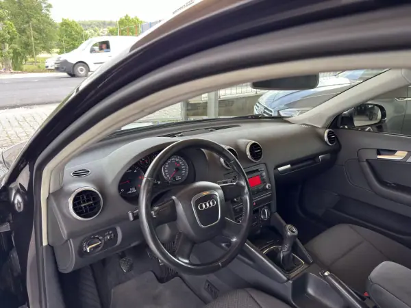 Audi A3 Sportback 2010 - 11500 EUR, 143558 km - AUTO.MOTO.pt - 143558km - foto 15 de 29