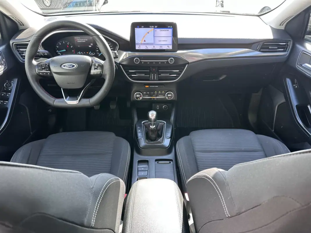 Ford Focus 2018 - 10900 EUR, 100000 km - AUTO.MOTO.pt - 100000km - foto 16 de 35