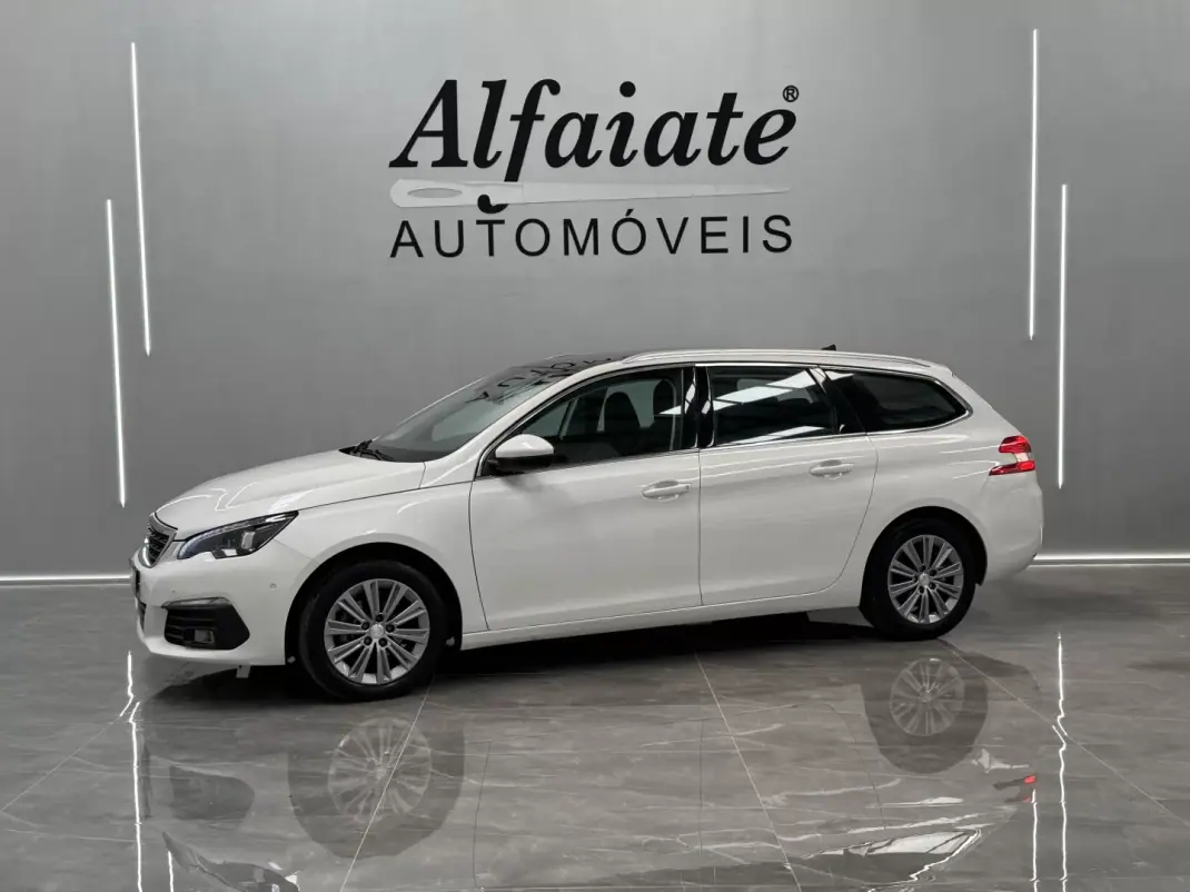 Peugeot 308 SW 2018 - 12490 EUR, 130000 km - AUTO.MOTO.pt - 130000km - foto 1 de 6
