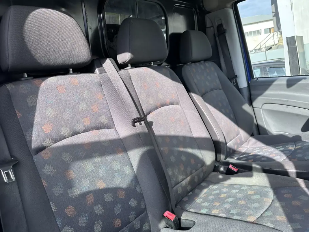 Mercedes-Benz VITO 111 CDI -LONGA 2005 - 6250 EUR, 400000 km - AUTO.MOTO.pt - 400000km - foto 20 de 25