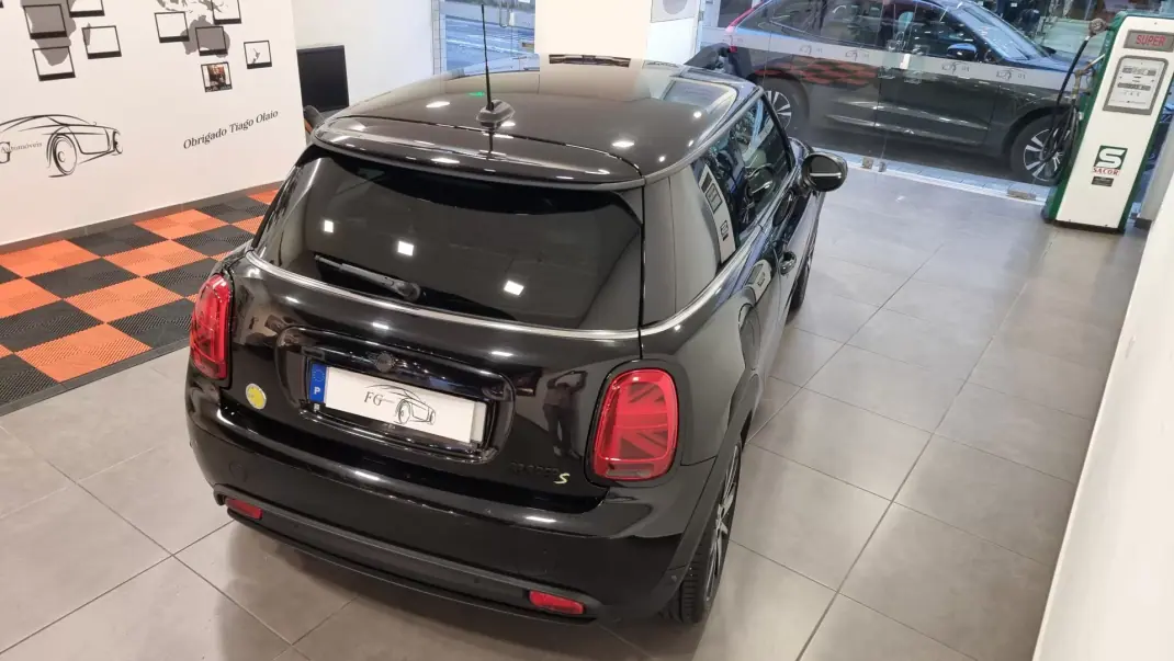 MINI Electric 2021 - 20500 EUR, 73589 km - AUTO.MOTO.pt - 73589km - foto 7 de 48