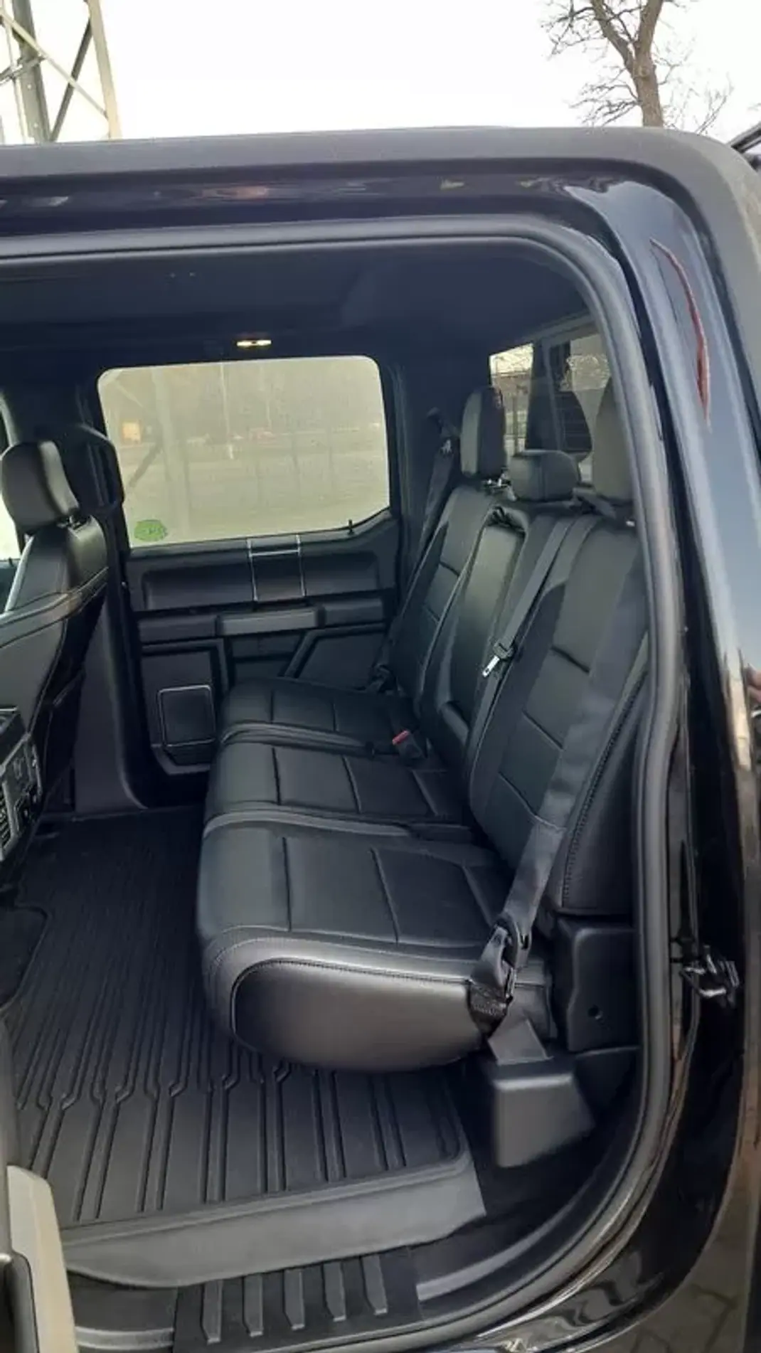 Ford F-150 2019 - 83700 EUR, 92850 km - 92850km - foto 3 de 21