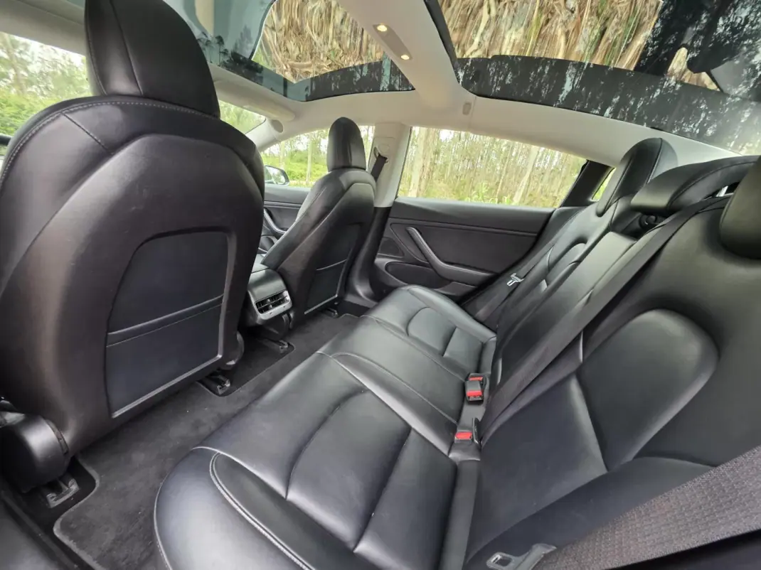 Tesla Model 3 2019 - 23900 EUR, 177000 km - AUTO.MOTO.pt - 177000km - foto 33 de 42