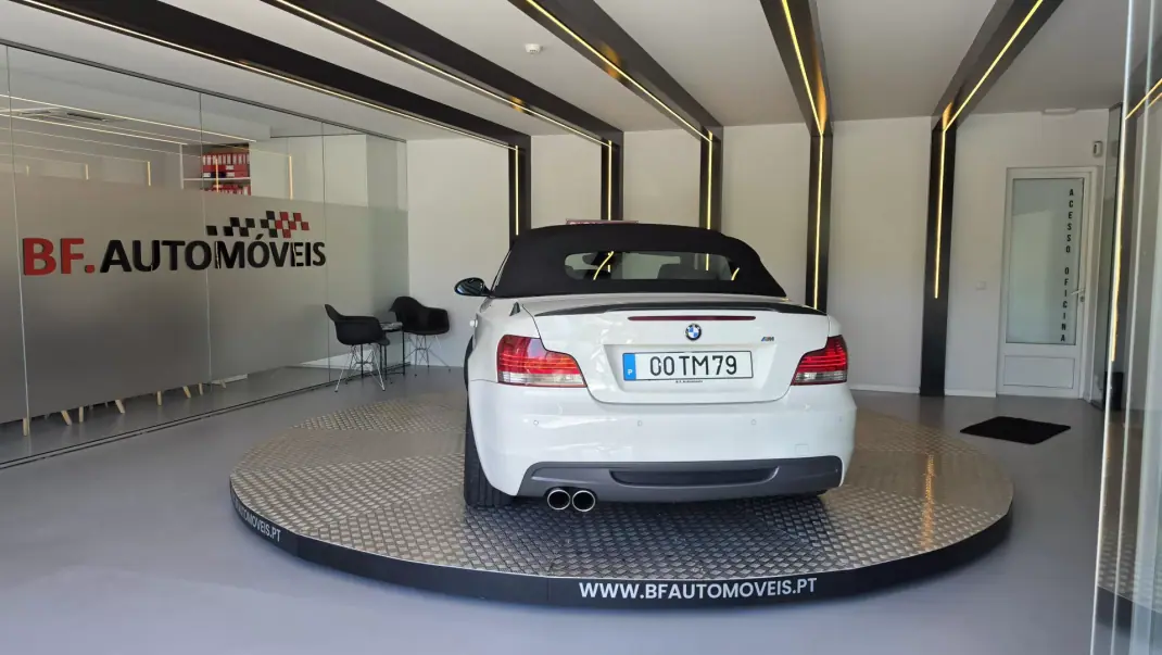BMW 118 2009 - 12900 EUR, 225191 km - AUTO.MOTO.pt - 225191km - foto 16 de 61