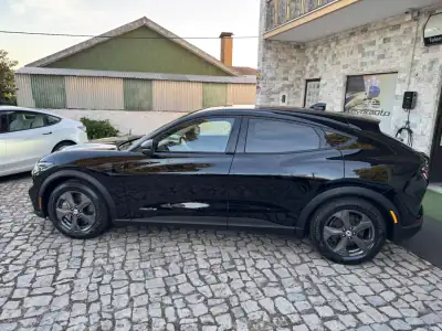 Ford Mustang Mach-E 2021 - 28990 EUR, 118000 km - AUTO.MOTO.pt - 118000km - foto 4 de 42