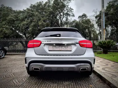 Mercedes-Benz GLA 200 2014 - 20000 EUR, 221000 km - AUTO.MOTO.pt - 221000km - foto 12 de 22