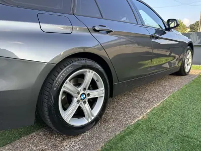 BMW 318 2014 - 12900 EUR, 178000 km - AUTO.MOTO.pt - 178000km - foto 23 de 65
