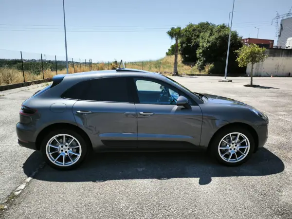 Porsche Macan 2014 - 42950 EUR, 177239 km - AUTO.MOTO.pt - 177239km - foto 21 de 59