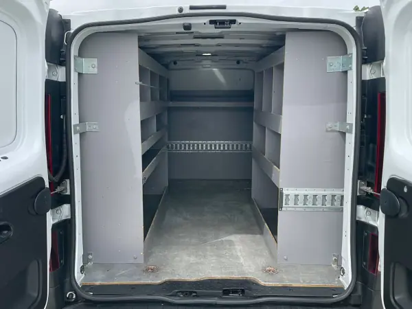 Renault Trafic 2020 - 17450 EUR, 131000 km - AUTO.MOTO.pt - 131000km - foto 23 de 35