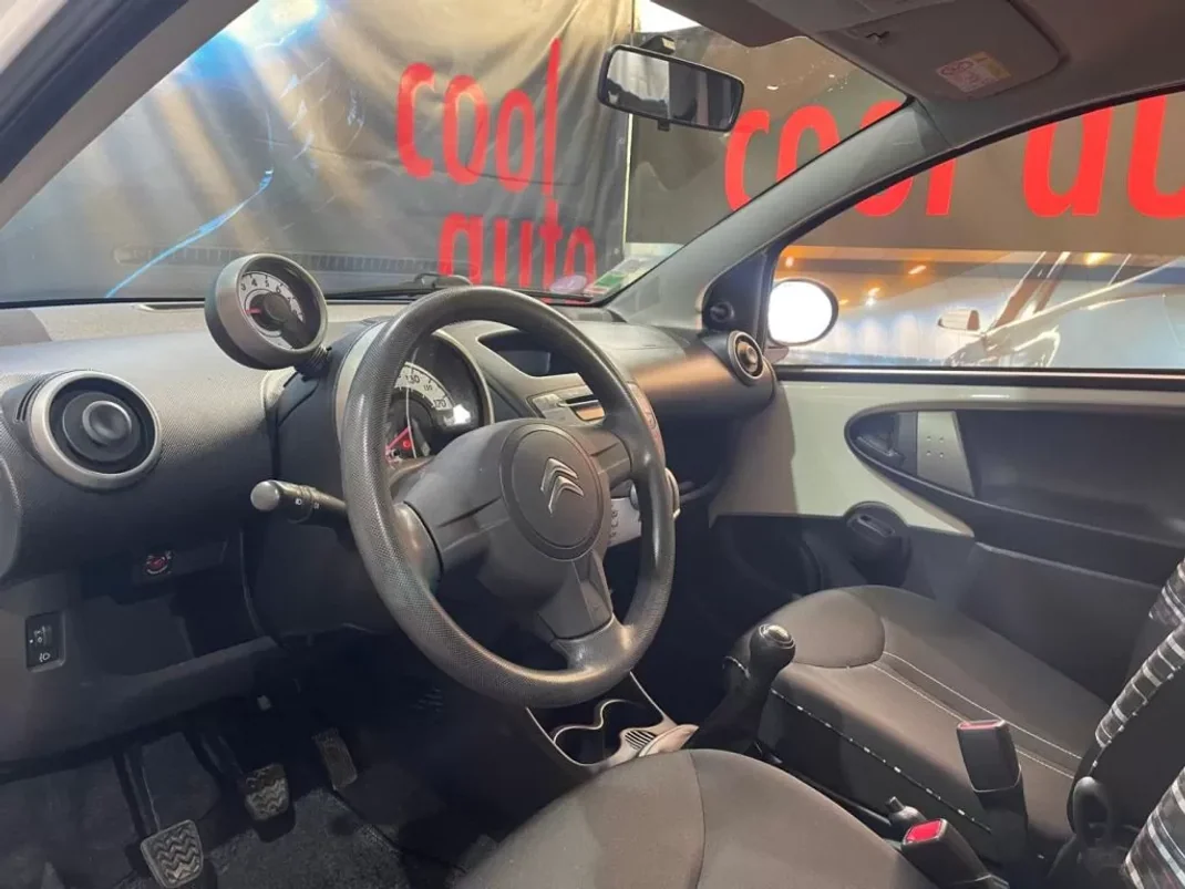 Citroën C1 2014 - 6750 EUR, 105000 km - AUTO.MOTO.pt - 105000km - foto 22 de 32