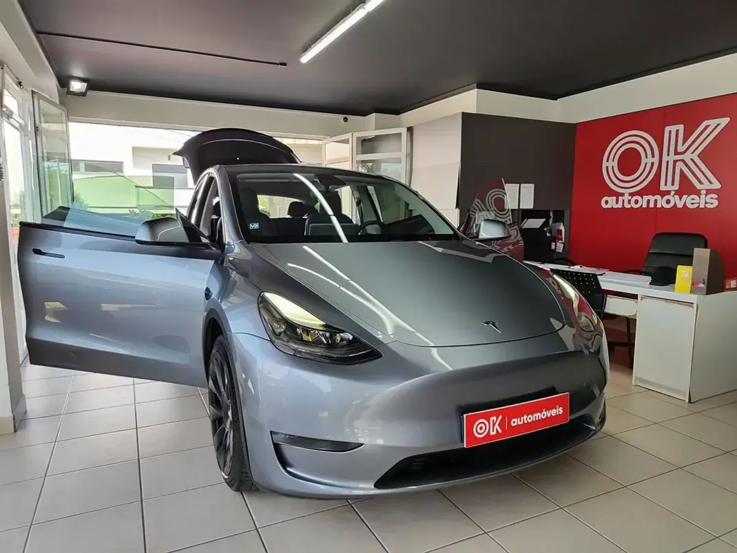 Tesla Model Y 2023 - 38900 EUR, 39000 km - AUTO.MOTO.pt - 39000km - foto 19 de 33
