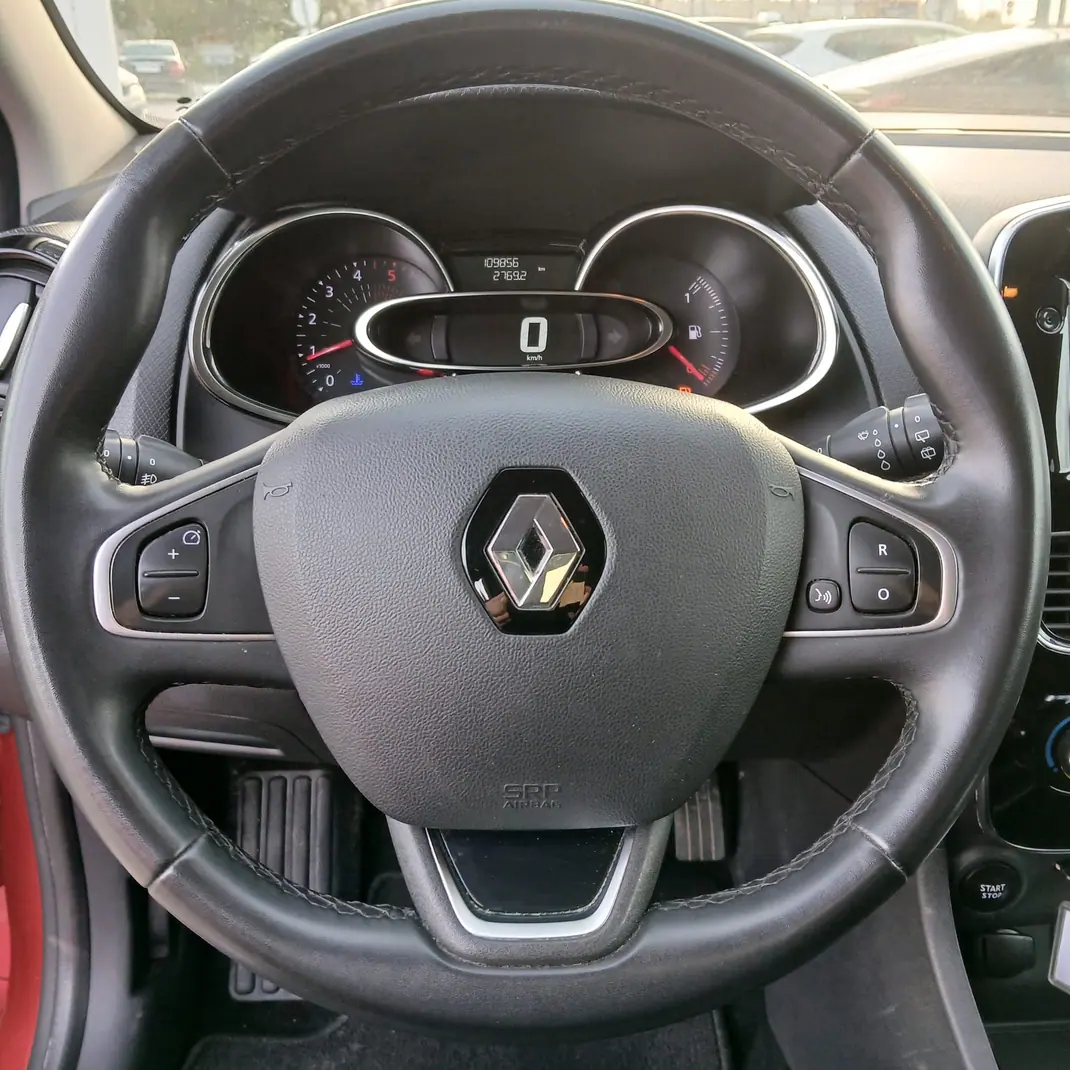 Renault Clio Sport Tourer 2019 - 12900 EUR, 109856 km - 109856km - foto 6 de 15