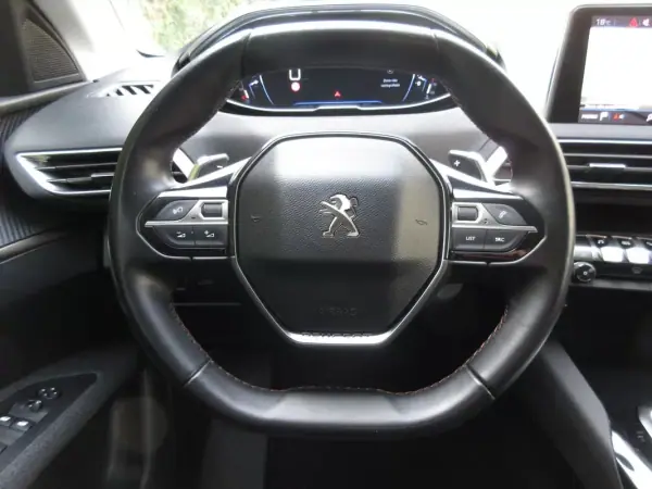 Peugeot 3008 2017 - 17990 EUR, 168000 km - AUTO.MOTO.pt - 168000km - foto 33 de 37