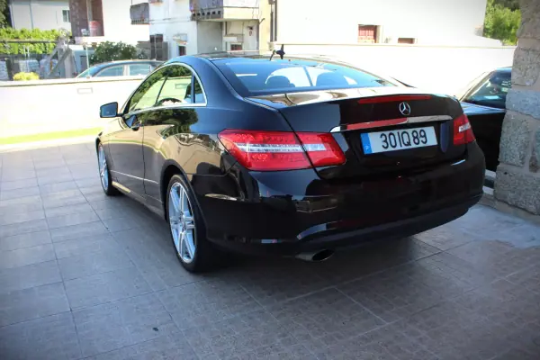 Mercedes-Benz E 250 2010 - 15990 EUR, 225000 km - AUTO.MOTO.pt - 225000km - foto 6 de 31