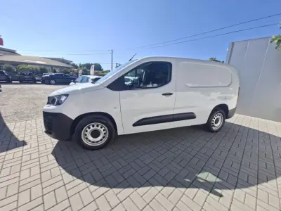 Peugeot Partner 2022 - 14850 EUR, 98726 km - AUTO.MOTO.pt - 98726km - foto 17 de 40
