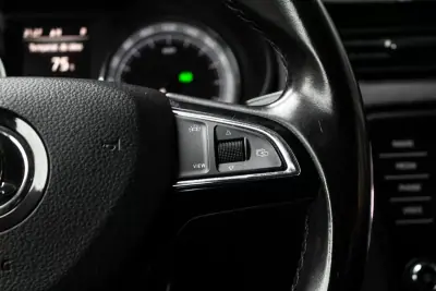 Skoda Octavia Break 2019 - 10990 EUR, 374598 km - AUTO.MOTO.pt - 374598km - foto 15 de 44