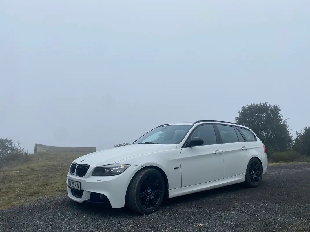 BMW 320 2012 - 12750 EUR, 259000 km - AUTO.MOTO.pt - 259000km - foto 1 de 19