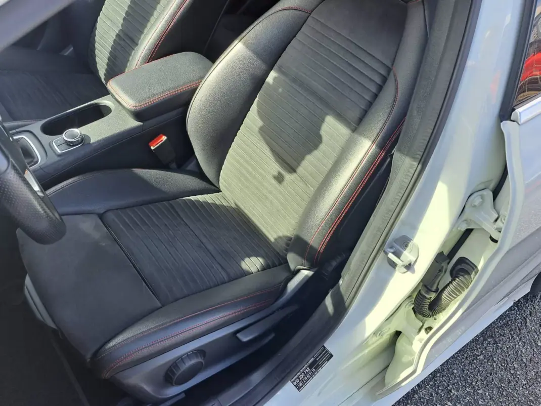 Mercedes-Benz A 180 2016 - 16250 EUR, 208525 km - AUTO.MOTO.pt - 208525km - foto 14 de 42