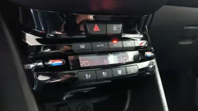 Peugeot 2008 2016 - 13750 EUR, 44423 km - AUTO.MOTO.pt - 44423km - foto 35 de 58