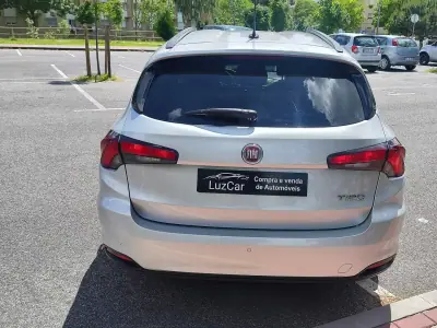 Fiat Tipo Station Wagon 2019 - 10780 EUR, 103800 km - AUTO.MOTO.pt - 103800km - foto 9 de 38