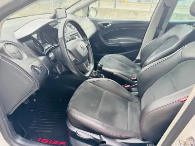 SEAT Ibiza 2015 - 15000 EUR, 159000 km - AUTO.MOTO.pt - 159000km - foto 14 de 20