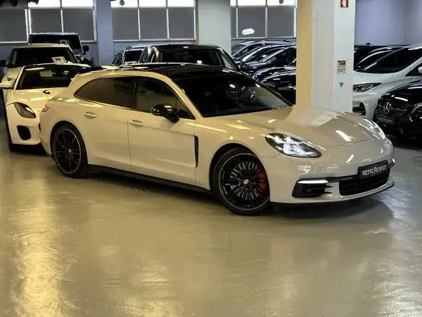 Porsche Panamera Sport Turismo 2020 - 74990 EUR, 120000 km - AUTO.MOTO.pt - 120000km - foto 17 de 56