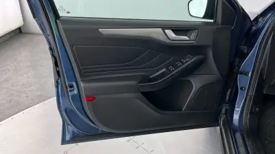 Ford Focus SW 2018 - 11999 EUR, 96051 km - AUTO.MOTO.pt - 96051km - foto 17 de 21